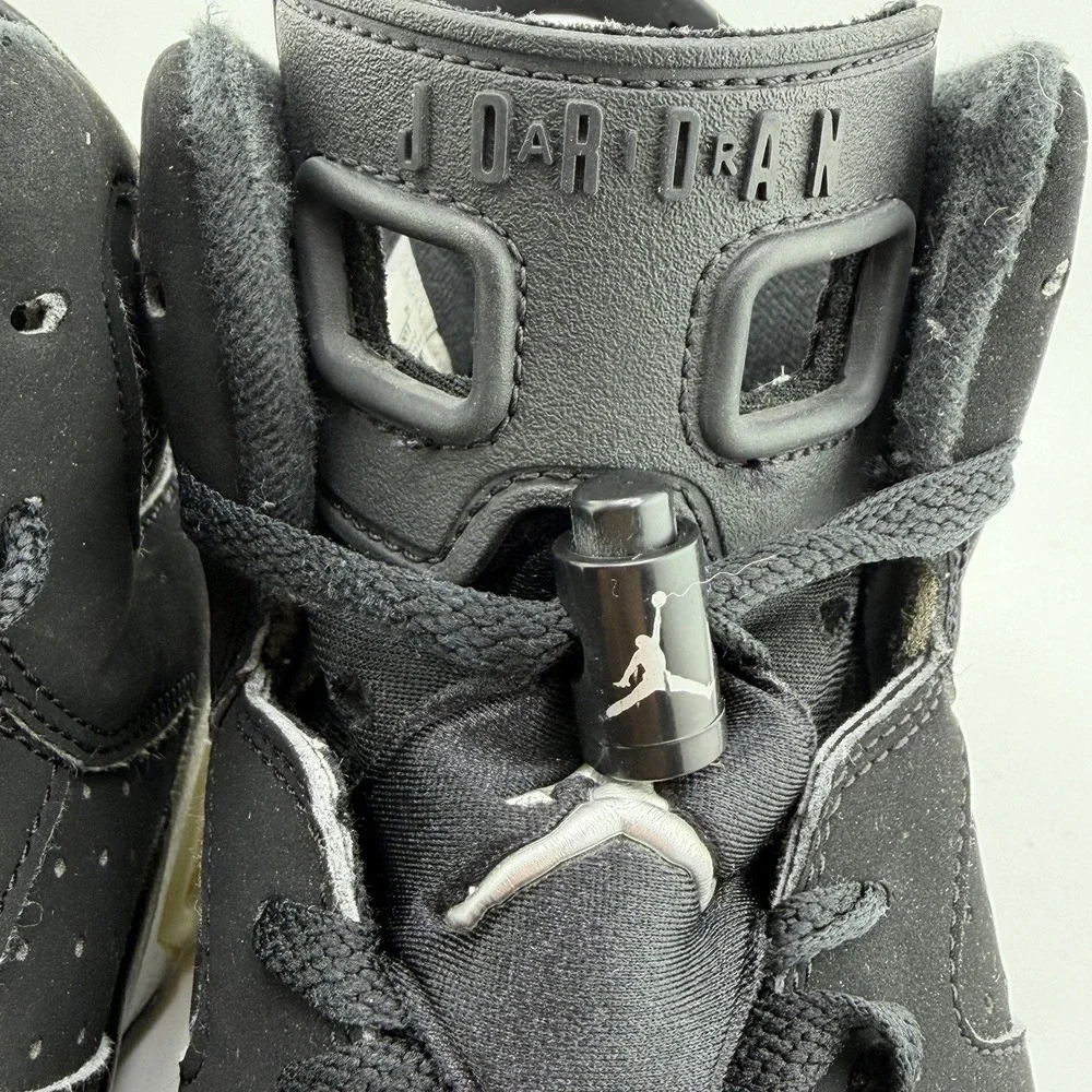 Air Jordan 6 Retro GS Black Metallic Silver Sneakers 7Y/8.5W DX2835-001 No Box